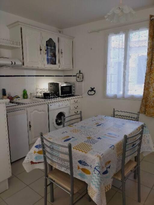 Maison Au Coeur De Saint-Gilles L'Inattendue Exteriér fotografie